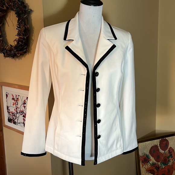 ST JOHN SPORT sz  12P Elegant Ecru Winter White Stretch Trim Gem Button NEW - Picture 4 of 16